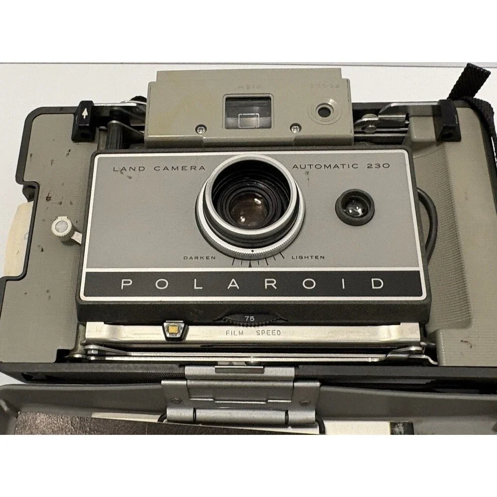 Polaroid Automatic 230 Gray Land Camera (UNTESTED) Complete